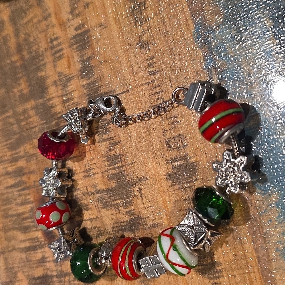 Christma Beaded Bracelet with Red and Green Charms - Picture 2 of 6